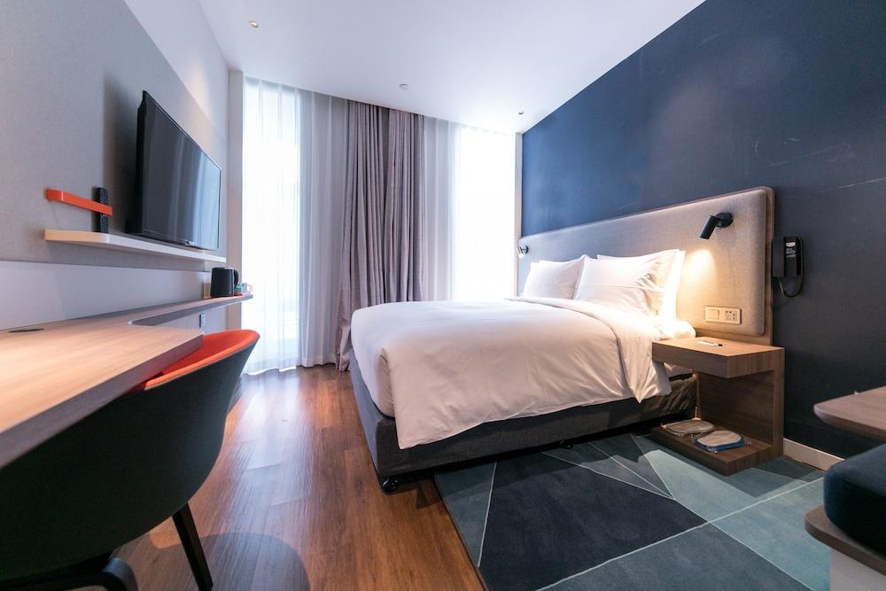 Holiday Inn Express Shanghai Tangzhen By Ihg - 20 Mins To Disney Land Zewnętrze zdjęcie
