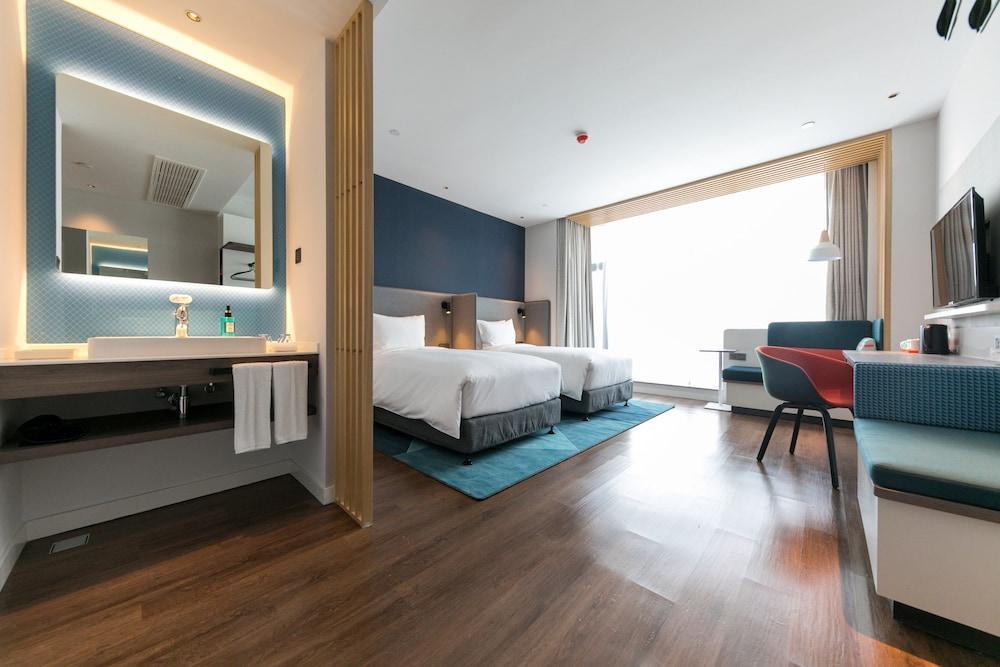 Holiday Inn Express Shanghai Tangzhen By Ihg - 20 Mins To Disney Land Zewnętrze zdjęcie