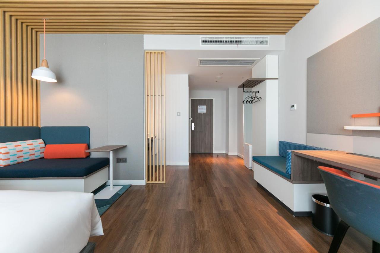 Holiday Inn Express Shanghai Tangzhen By Ihg - 20 Mins To Disney Land Zewnętrze zdjęcie