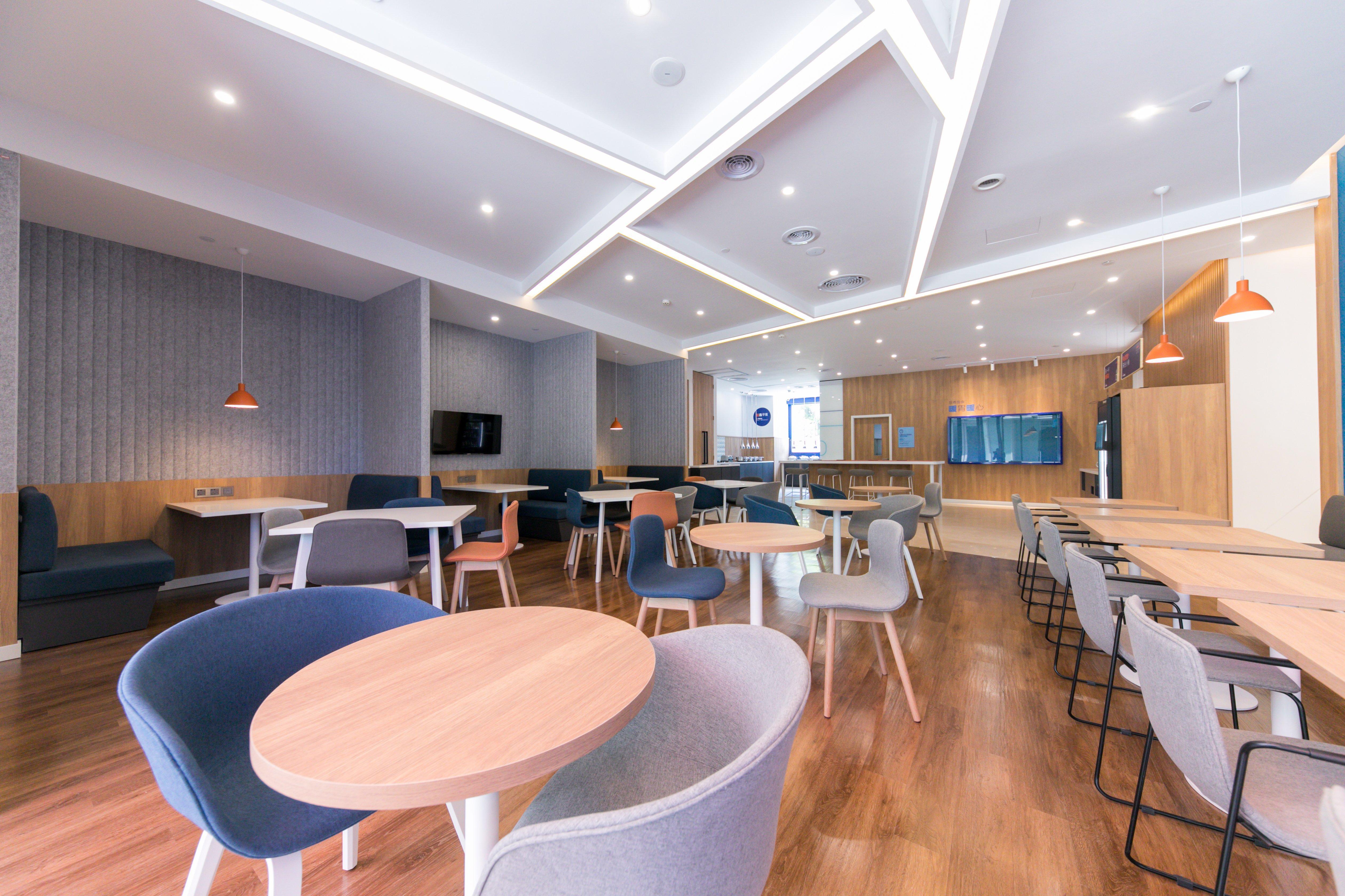 Holiday Inn Express Shanghai Tangzhen By Ihg - 20 Mins To Disney Land Zewnętrze zdjęcie