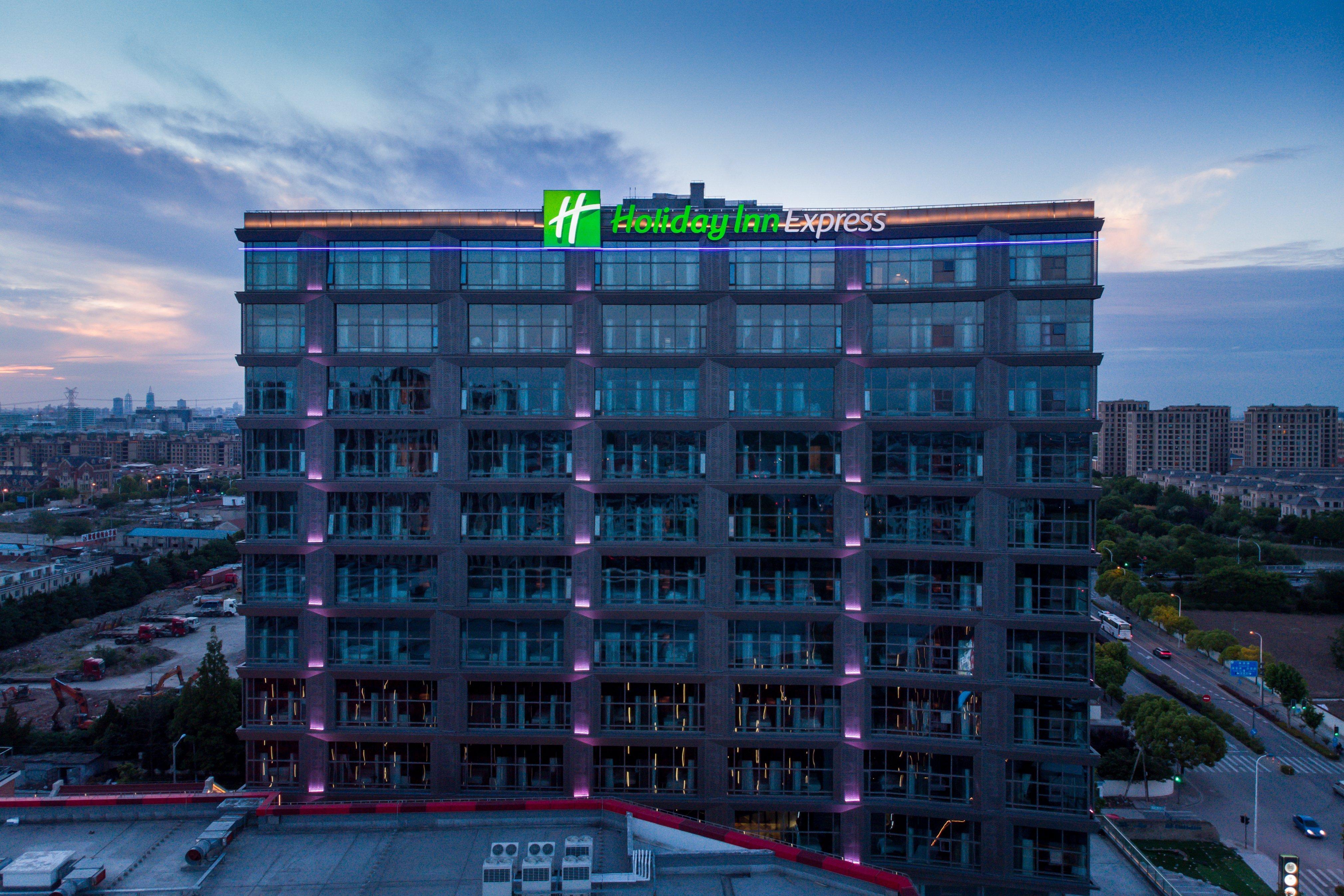 Holiday Inn Express Shanghai Tangzhen By Ihg - 20 Mins To Disney Land Zewnętrze zdjęcie