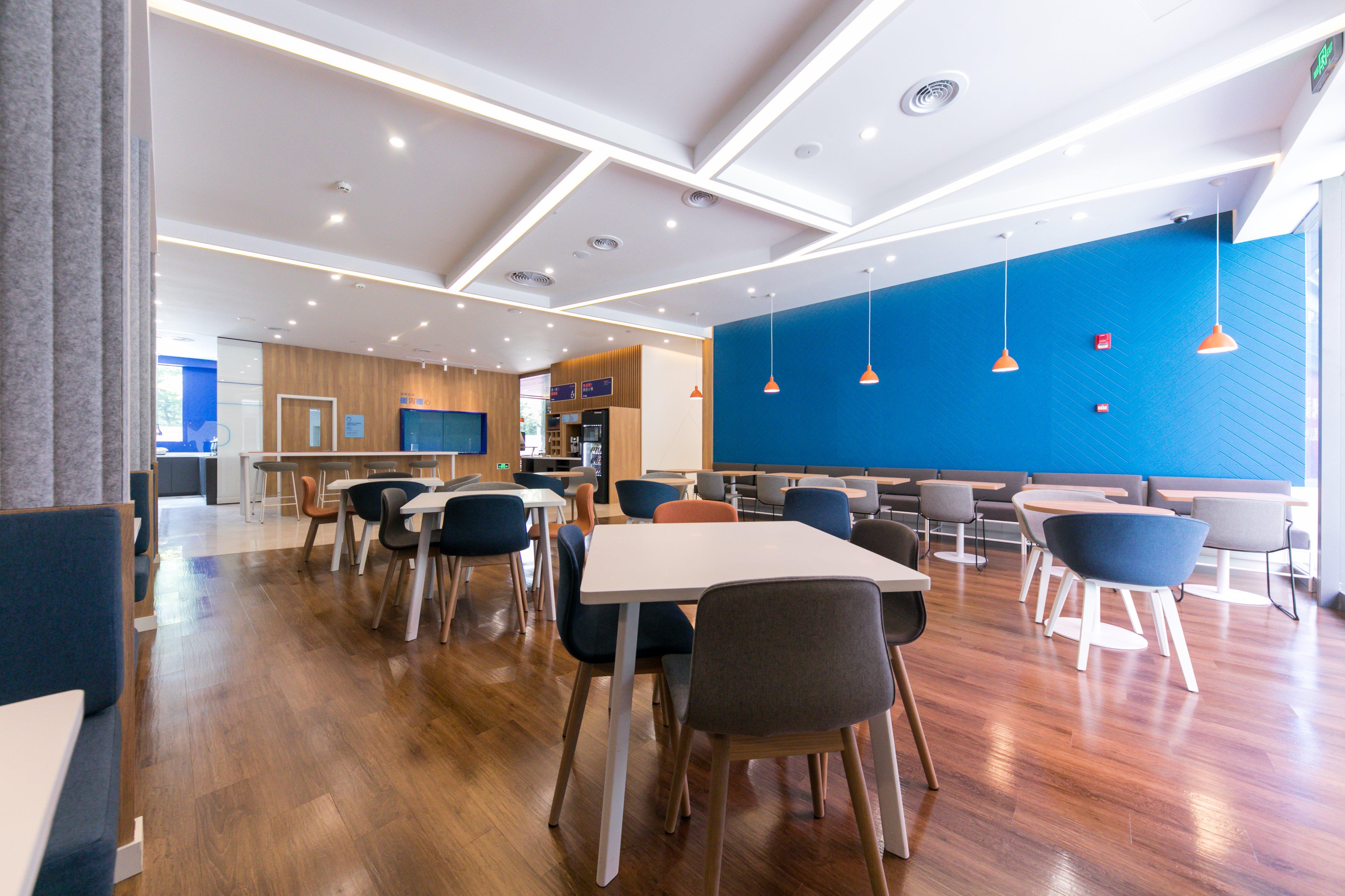Holiday Inn Express Shanghai Tangzhen By Ihg - 20 Mins To Disney Land Zewnętrze zdjęcie