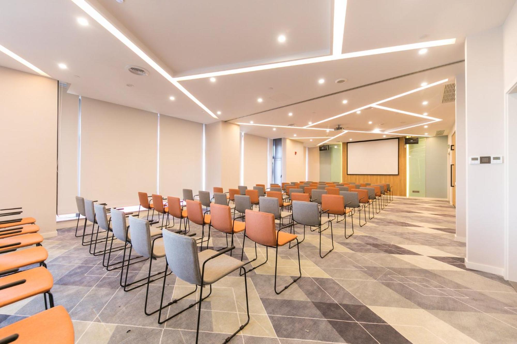 Holiday Inn Express Shanghai Tangzhen By Ihg - 20 Mins To Disney Land Zewnętrze zdjęcie